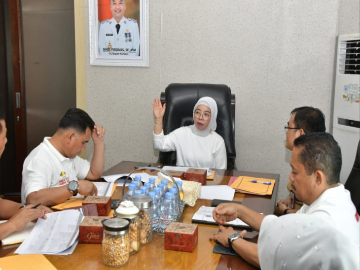 Pj Sekda Kampar Ramlah Ingin Memperkenalkan UMKM Pada Bazar Roadshow Bus KPK