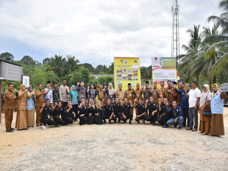 Ketua Observasi KPK Cek Langsung Dokumen Pemdes Pulau Gadang.Ditetapkan Sebagai Desa Anti Korupsi,