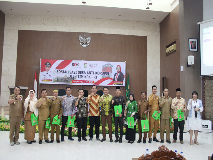 Kades Se-Kabupaten Kampar Mengikuti Sosialisasi Desa Anti Korupsi Oleh KPK RI