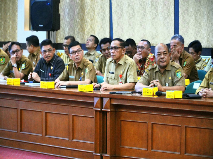 Inspektur Kab.Kampar Mendampingi Asisten III Dalam Rakor IPAK