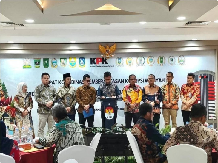 Inspektur mengikuti Rakor Penguatan Sinergi Kolaborasi Antara KPK & Pemerintah bersama Bupati Kampar