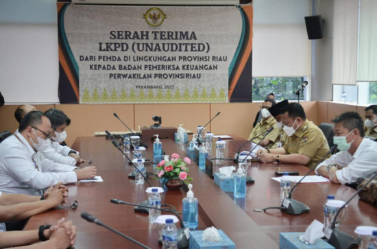 Serahkan Laporan Keuangan, Pemda Kampar Siap terima Tim Pemeriksa Keuangan.