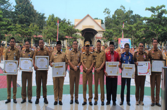 Bertabur Penghargaan pada Peringatan Hari Anti Korupsi Sedunia Tahun 2023