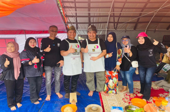 Plt. Inspektur Mengikuti Lomba Membuat Pilado Kambiu Antar OPD