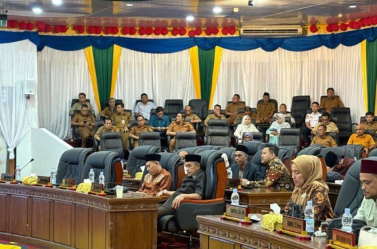 Plt. Inspektur Menghadiri Rapat Paripurna terkait Pengesahan 6 Ranperda