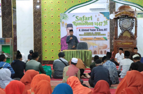 Plt. Inspektur Kabupaten Kampar Hadiri Safari Ramadhan Pemkab Kampar di Desa Kumantan