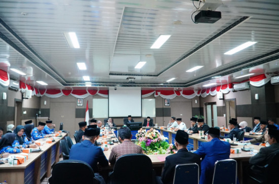 Rapat Staf Pemkab Kampar Bahas Evaluasi Program dan Peningkatan Pelayanan Publik